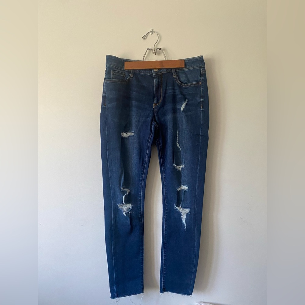 Ripped skinny jeans